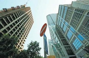 18日，建工集團與中國農(nóng)業(yè)銀行北京分行簽署集體建設(shè)用地租賃性住房業(yè)務(wù)合作協(xié)議