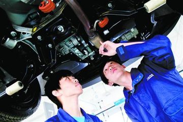 數(shù)九寒天里的“修車能手”